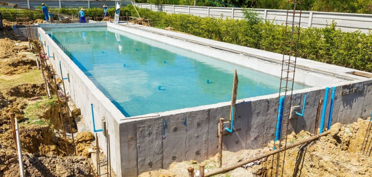 Piscine en béton (banché, projeté, coffrage)